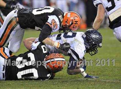 Thumbnail 2 in Columbine vs. Lakewood (CHSAA 5A State Final) photogallery.