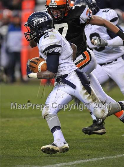 Thumbnail 3 in Columbine vs. Lakewood (CHSAA 5A State Final) photogallery.