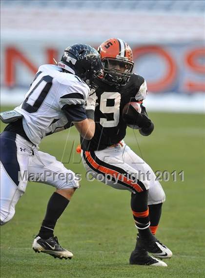 Thumbnail 3 in Columbine vs. Lakewood (CHSAA 5A State Final) photogallery.