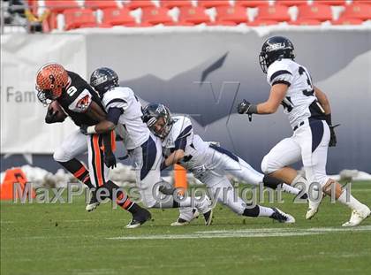 Thumbnail 3 in Columbine vs. Lakewood (CHSAA 5A State Final) photogallery.