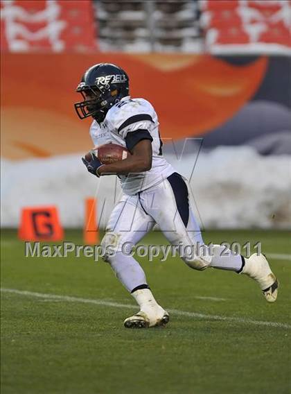 Thumbnail 1 in Columbine vs. Lakewood (CHSAA 5A State Final) photogallery.