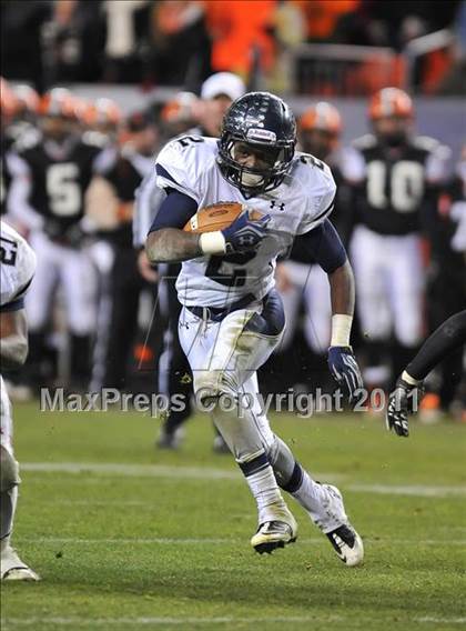 Thumbnail 1 in Columbine vs. Lakewood (CHSAA 5A State Final) photogallery.