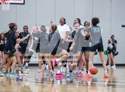 Thumbnail 1 in Park Hill South @ Staley (MSHSAA Class 6 District 8 Championship) photogallery.