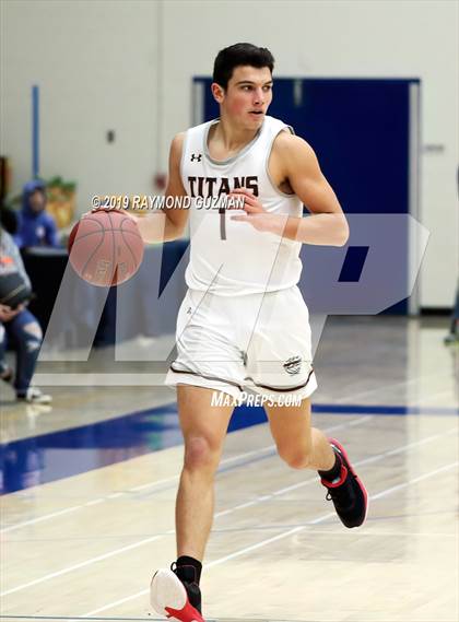 Thumbnail 1 in Merced vs. Nipomo (Clovis Elks Basketball Tournament) photogallery.