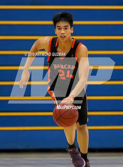 Thumbnail 1 in Merced vs. Nipomo (Clovis Elks Basketball Tournament) photogallery.
