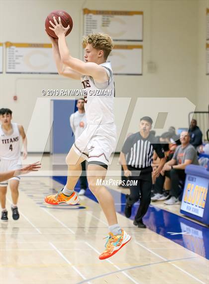 Thumbnail 3 in Merced vs. Nipomo (Clovis Elks Basketball Tournament) photogallery.