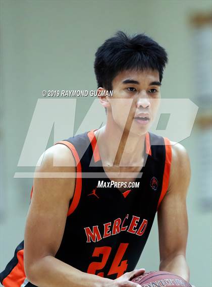 Thumbnail 2 in Merced vs. Nipomo (Clovis Elks Basketball Tournament) photogallery.