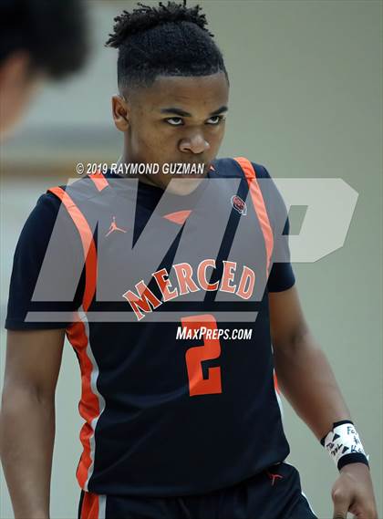 Thumbnail 3 in Merced vs. Nipomo (Clovis Elks Basketball Tournament) photogallery.