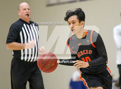 Thumbnail 3 in Merced vs. Nipomo (Clovis Elks Basketball Tournament) photogallery.
