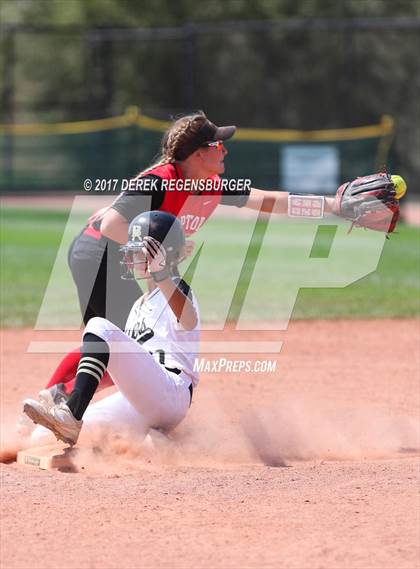 Thumbnail 2 in Broken Arrow vs Eaglecrest (Erie Festival of Champions) photogallery.