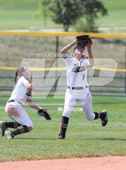 Thumbnail 3 in Broken Arrow vs Eaglecrest (Erie Festival of Champions) photogallery.