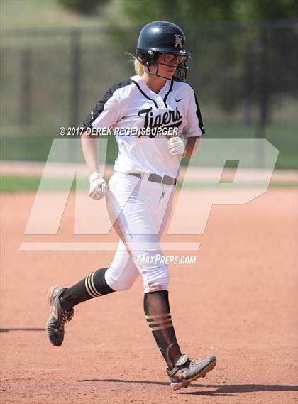 Thumbnail 1 in Broken Arrow vs Eaglecrest (Erie Festival of Champions) photogallery.