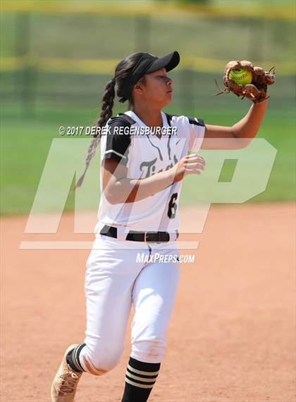 Thumbnail 2 in Broken Arrow vs Eaglecrest (Erie Festival of Champions) photogallery.