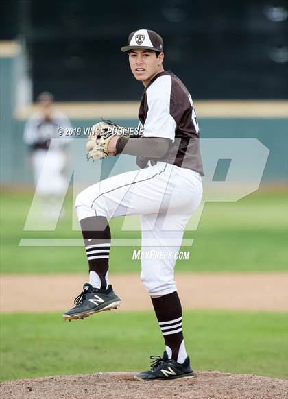 Thumbnail 2 in Harvard-Westlake @ Crespi photogallery.