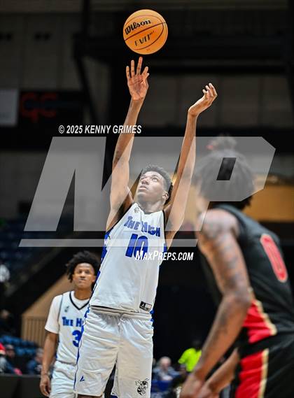 Thumbnail 2 in Savannah vs. McIntosh County Academy (GHSA A Division II Championship) photogallery.