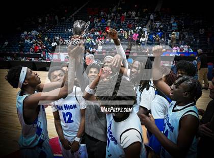 Thumbnail 1 in Savannah vs. McIntosh County Academy (GHSA A Division II Championship) photogallery.