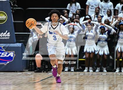 Thumbnail 3 in Savannah vs. McIntosh County Academy (GHSA A Division II Championship) photogallery.