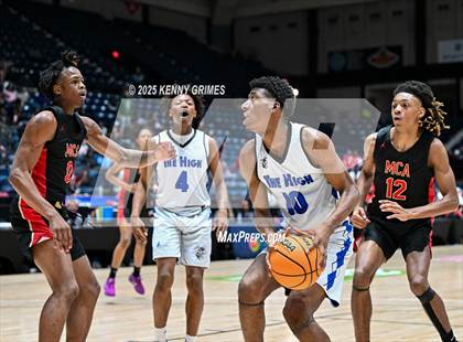 Thumbnail 2 in Savannah vs. McIntosh County Academy (GHSA A Division II Championship) photogallery.