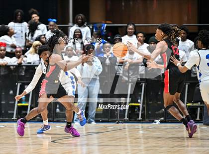 Thumbnail 2 in Savannah vs. McIntosh County Academy (GHSA A Division II Championship) photogallery.