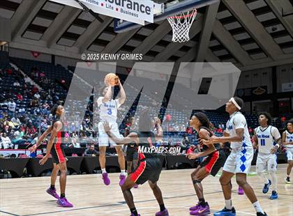 Thumbnail 2 in Savannah vs. McIntosh County Academy (GHSA A Division II Championship) photogallery.