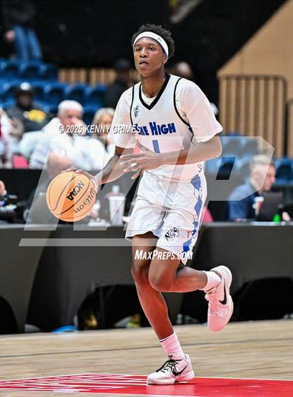 Thumbnail 1 in Savannah vs. McIntosh County Academy (GHSA A Division II Championship) photogallery.
