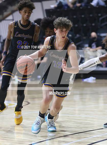 Thumbnail 3 in Lexington vs. York Prep photogallery.