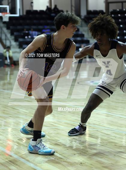 Thumbnail 3 in Lexington vs. York Prep photogallery.