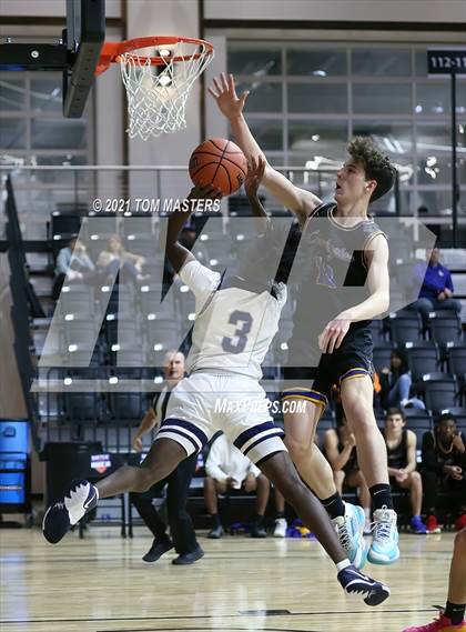 Thumbnail 2 in Lexington vs. York Prep photogallery.