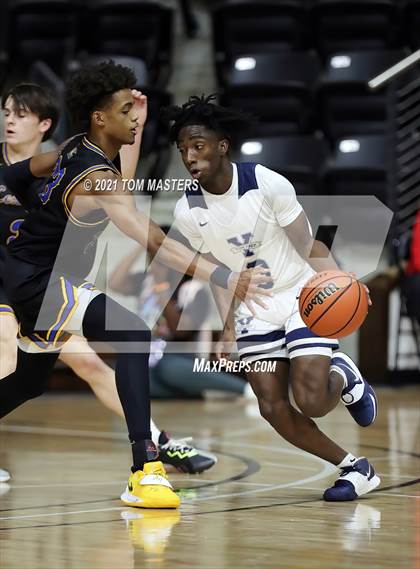 Thumbnail 2 in Lexington vs. York Prep photogallery.