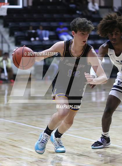 Thumbnail 3 in Lexington vs. York Prep photogallery.