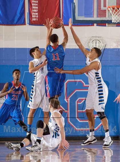 Thumbnail 2 in Highlands Ranch vs. Fountain-Fort Carson (Holiday Classic) photogallery.
