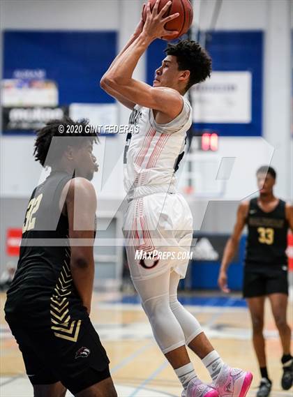 Thumbnail 2 in Salesian College Preparatory vs. Chaminade (Crush in the Valley) photogallery.
