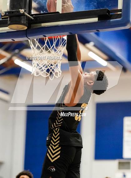 Thumbnail 3 in Salesian College Preparatory vs. Chaminade (Crush in the Valley) photogallery.