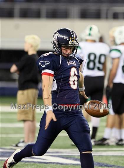 Thumbnail 1 in Allen vs. Carroll (Texas 5A Region I Area Playoffs) photogallery.