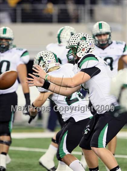 Thumbnail 2 in Allen vs. Carroll (Texas 5A Region I Area Playoffs) photogallery.