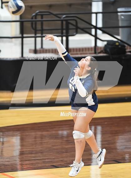 Thumbnail 1 in Boyd vs. Life Oak Cliff (UIL 3A Bi-district) photogallery.