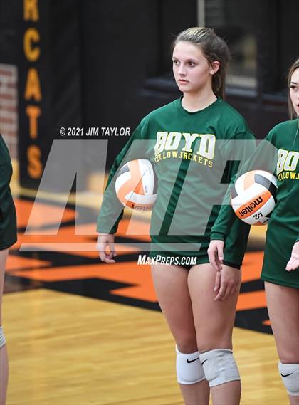 Thumbnail 1 in Boyd vs. Life Oak Cliff (UIL 3A Bi-district) photogallery.