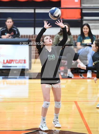 Thumbnail 2 in Boyd vs. Life Oak Cliff (UIL 3A Bi-district) photogallery.