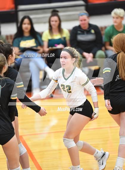 Thumbnail 3 in Boyd vs. Life Oak Cliff (UIL 3A Bi-district) photogallery.