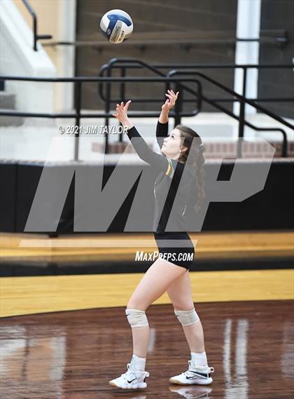 Thumbnail 1 in Boyd vs. Life Oak Cliff (UIL 3A Bi-district) photogallery.