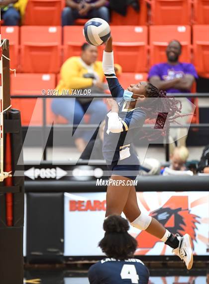 Thumbnail 3 in Boyd vs. Life Oak Cliff (UIL 3A Bi-district) photogallery.
