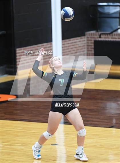 Thumbnail 1 in Boyd vs. Life Oak Cliff (UIL 3A Bi-district) photogallery.