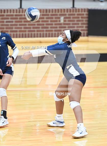Thumbnail 1 in Boyd vs. Life Oak Cliff (UIL 3A Bi-district) photogallery.