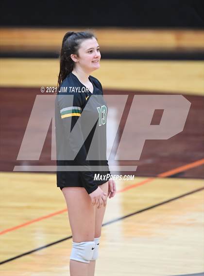 Thumbnail 1 in Boyd vs. Life Oak Cliff (UIL 3A Bi-district) photogallery.