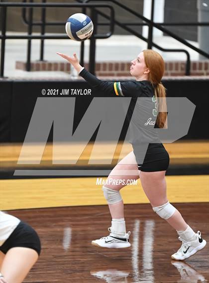 Thumbnail 2 in Boyd vs. Life Oak Cliff (UIL 3A Bi-district) photogallery.