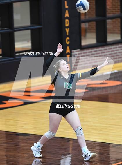 Thumbnail 3 in Boyd vs. Life Oak Cliff (UIL 3A Bi-district) photogallery.
