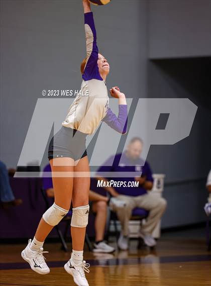 Thumbnail 2 in Center Hill @ DeSoto Central photogallery.