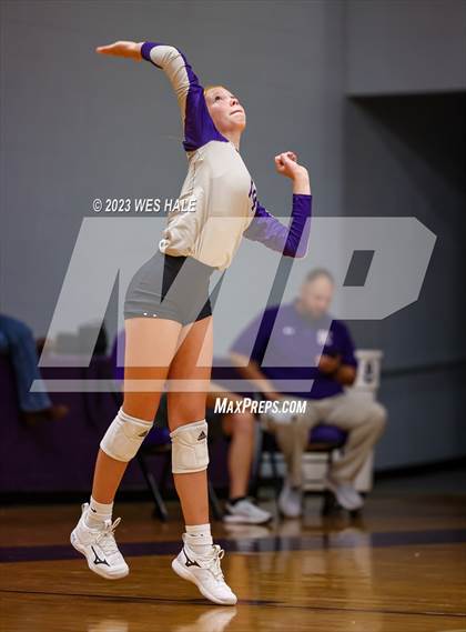 Thumbnail 1 in Center Hill @ DeSoto Central photogallery.