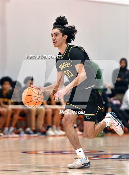 Thumbnail 3 in Whitney vs. Kennedy (Fortune Showcase) photogallery.