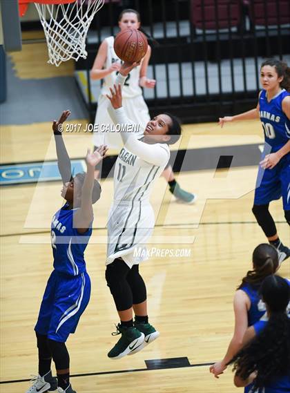 Thumbnail 1 in MacArthur [Douglas] vs Reagan [Ronald] photogallery.